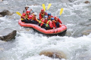 おすすめ体験1・太田川ラフティング