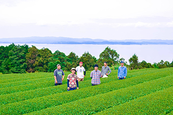 切磋琢磨しながら積極的に海外進出を図る「TSUNAGU SONOGI Tea FARMERS」