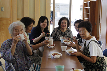 津名久支え合いグループワンコインランチ