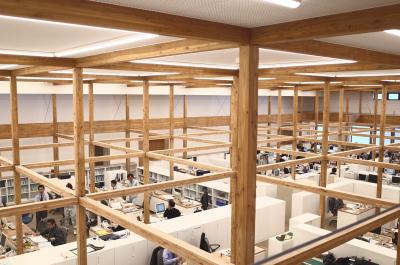 町産木材を１００％使用した木造の「役場新庁舎」