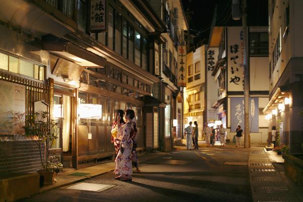 肘折温泉街・ひじおりの灯