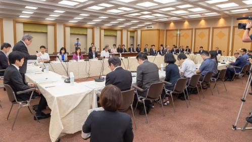 「第32次地方制度調査会第3回総会」に荒木会長が出席