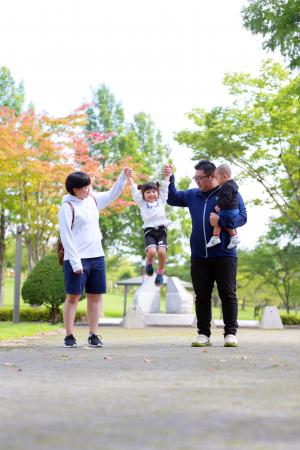 移住者の笑顔あふれる「ナナイロぐらし」をサポートします