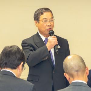 意見を述べる岩田副会長