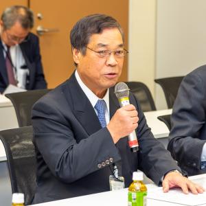 意見を述べる岩田副会長 