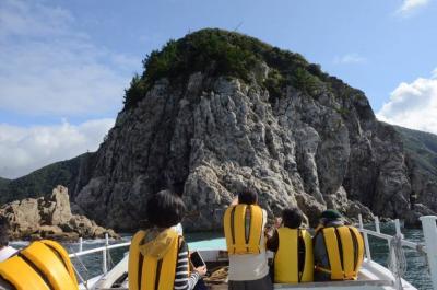 漁船クルーズによるモドロ岬見学