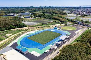2024年6月30日にオープンする美浜町運動公園陸上競技場と交流広場